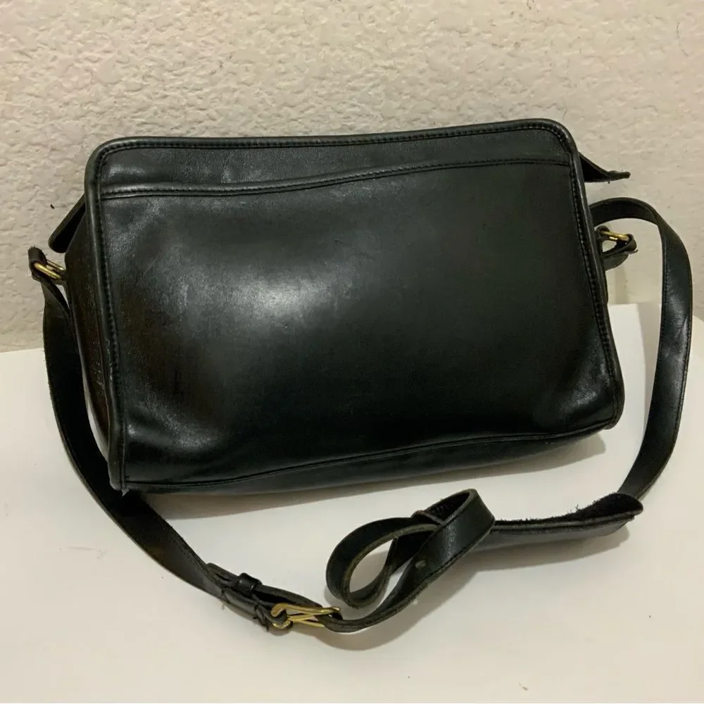 COACH Black Leather Shoulder Crossbody Strap Purse 1980s